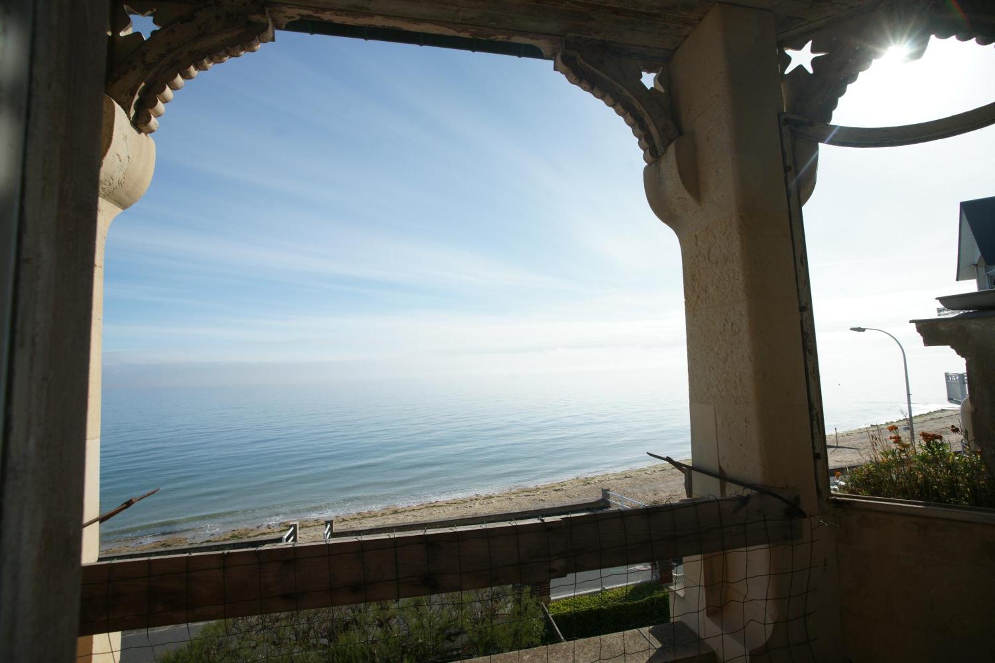 La Villa Louis, La Chambre Rose, Maison D'Hotes Vue Mer, Lion-sur-Mer Luaran gambar